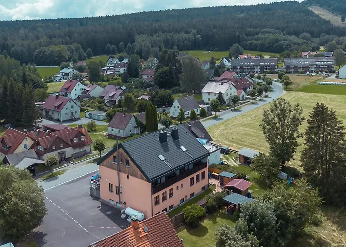 Arni's Hotel 3*