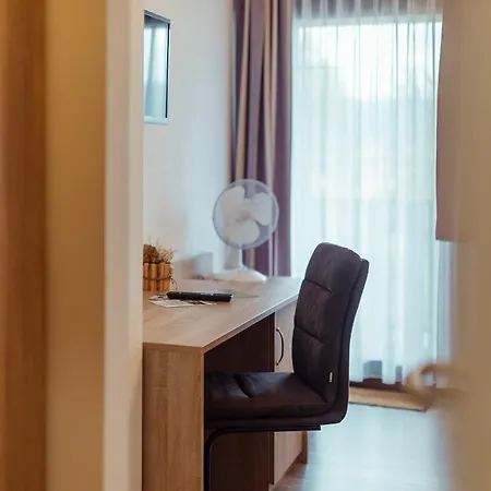 Arni´s Hotel *