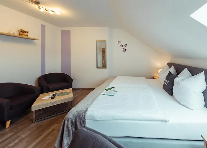 Hotell Arni's 3*